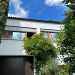 Haus Pia Executive Апартаменты