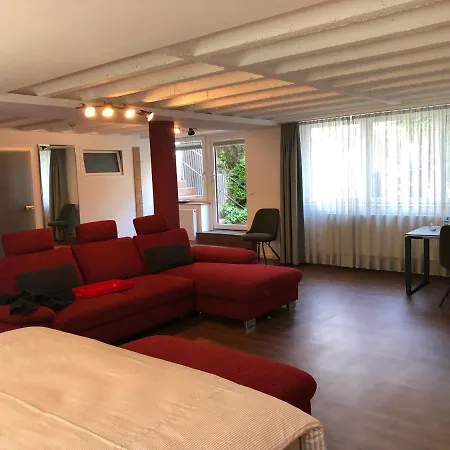 Haus Pia Executive דירה