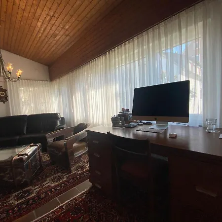 Haus Pia Executive דירה