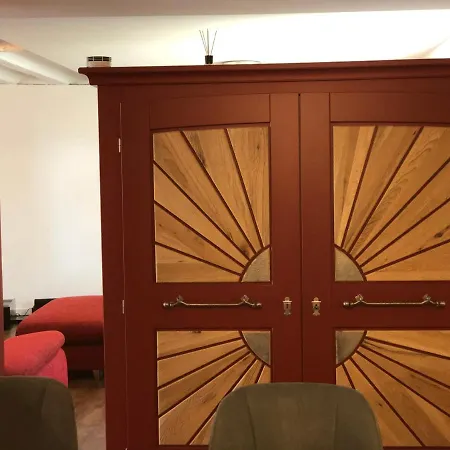 Haus Pia Executive דירה