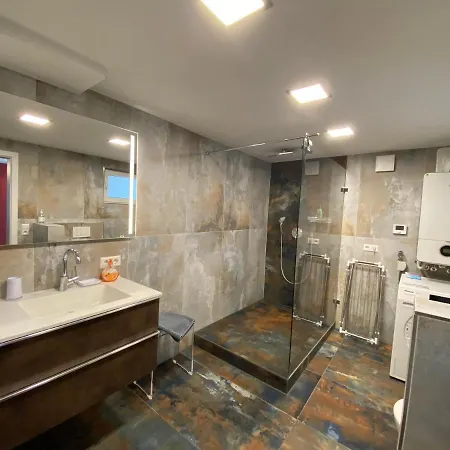 Haus Pia Executive דירה *