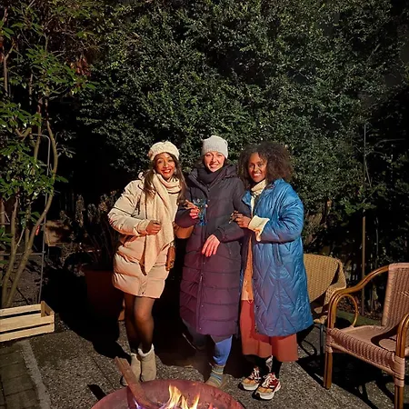 Haus Pia Executive 公寓 *